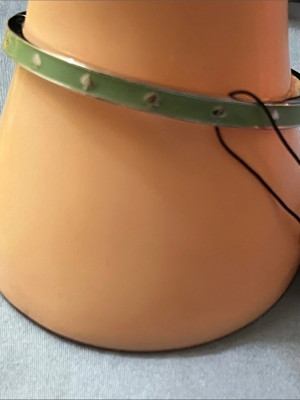 NWT🌞kate spade Green Enamel Silvertone Bangle w/Silver Spades & Locking Clasp - Picture 2 of 8